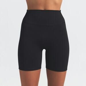 NikeSKIMS Matte 5" Biker Short Obsidian - S